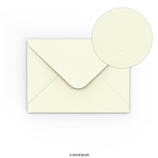 Busta colore avorio con effetto martellato 125 x 175 mm