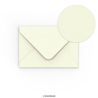 Busta colore avorio con effetto martellato 65x94 mm