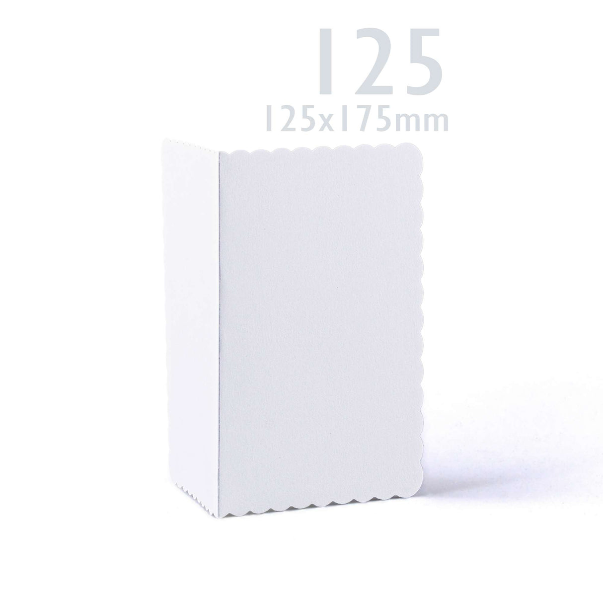 Confezione di biglietti e buste bianche con bordo ondulato