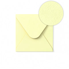 Busta colore avorio con effetto martellato 130 x 130 mm