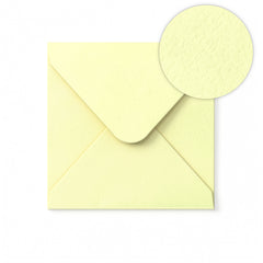 Busta colore avorio con effetto martellato 155x155 mm