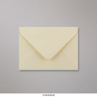 Busta colore crema 82x113 mm (C7)
